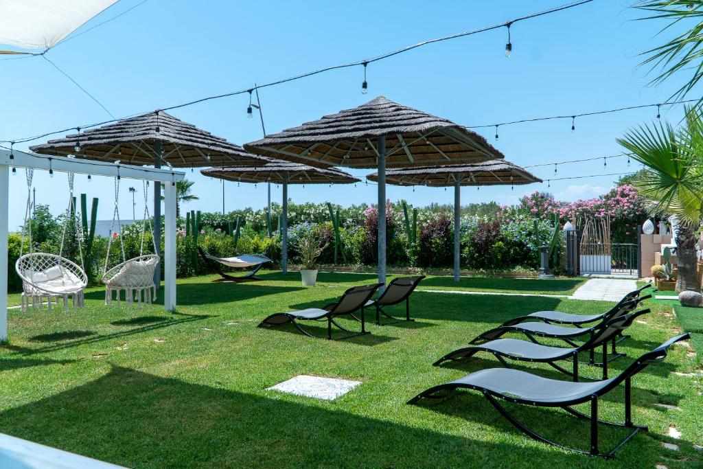 Frontemare 25 Beach Hotel - outdoor lounge area